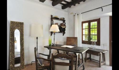 Villa In Sitges Sleeps 20 With Pool And Air Con