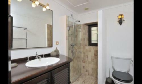Villa In Sitges Sleeps 20 With Pool And Air Con