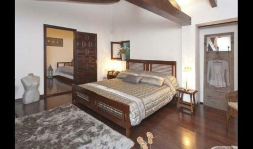 Villa In Sitges Sleeps 20 With Pool And Air Con