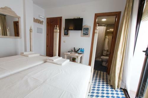 Hotel Hostal La Plaza Tolox