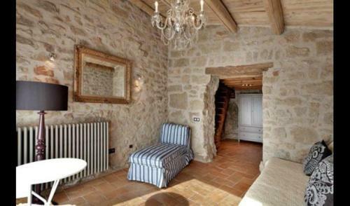 Tiurana Villa Sleeps 20 With Pool And Air Con