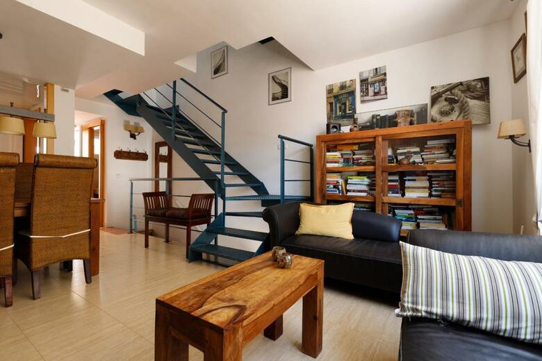 Villa Lets Holidays Big Terrace House With Parking