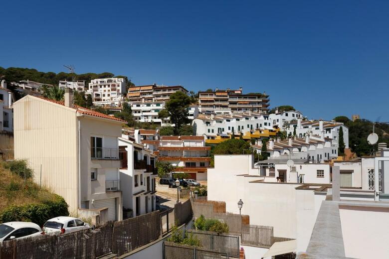 Villa Lets Holidays Big Terrace House With Parking