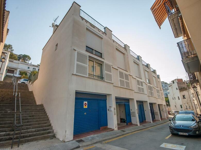 Villa Lets Holidays Big Terrace House With Parking