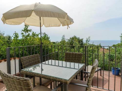 Villa Danlux Alba