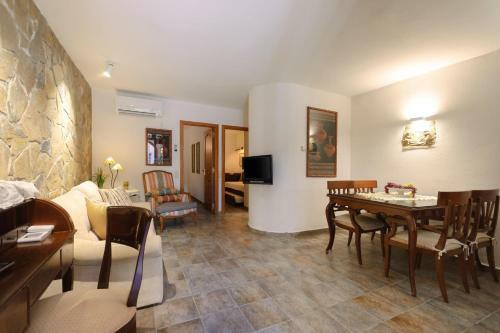 Lets Holidays Cozy Apartment In Vila Vella