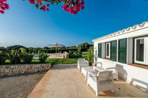 Trebeluger Villa Sleeps 14 With Pool And Air Con