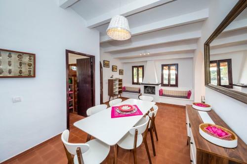 Trebeluger Villa Sleeps 14 With Pool And Air Con