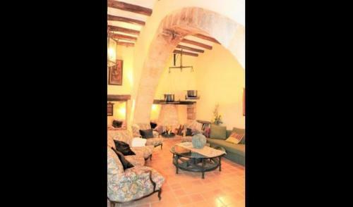 El Vendrell Villa Sleeps 34 With Pool And Air Con