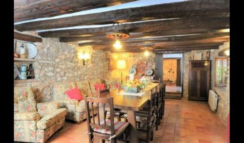 El Vendrell Villa Sleeps 34 With Pool And Air Con