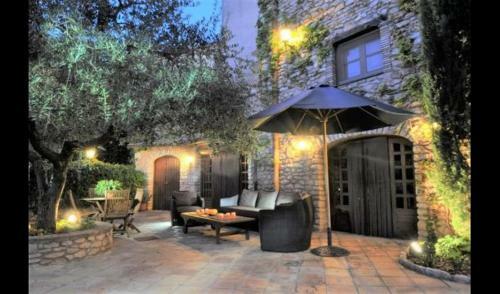 El Vendrell Villa Sleeps 34 With Pool And Air Con