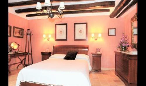 El Vendrell Villa Sleeps 34 With Pool And Air Con
