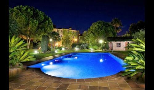 El Vendrell Villa Sleeps 34 With Pool And Air Con