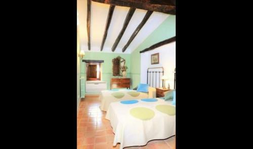 El Vendrell Villa Sleeps 34 With Pool And Air Con