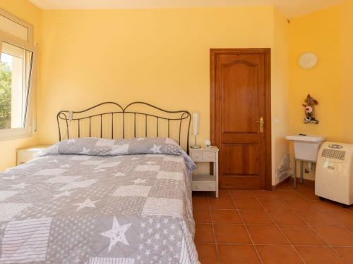 Delux Villa In Vilacolum With Swimming Pool