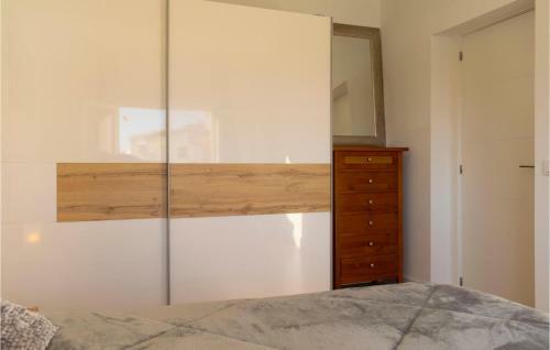 Nice Apartment In Benahavis With Wifi And 2 Bedrooms