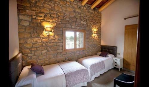 Villa In El Vilosell Sleeps 6 With Pool And Air Con