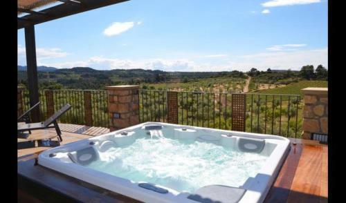 Villa In El Vilosell Sleeps 6 With Pool And Air Con