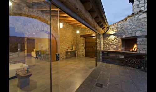 Villa In El Vilosell Sleeps 6 With Pool And Air Con