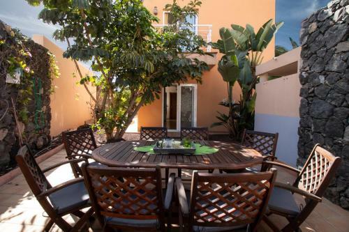 Moon Villa Los Gigantes