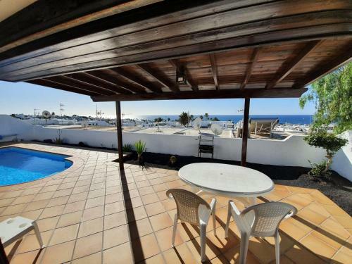 2 Bedroom Villa 'the Bungalow' With Private Heated Pool.