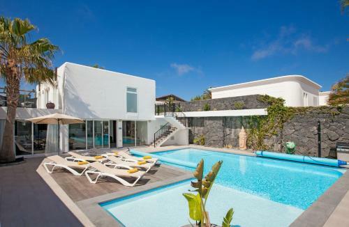 Casa Terrero Dos - 6 Bedroom Villa - Heated Pool - Pool Table - Jacuzzi - Separate Annex