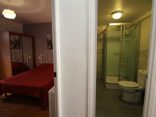2 Bedroom Apartment Within Walking Distance To The Beach