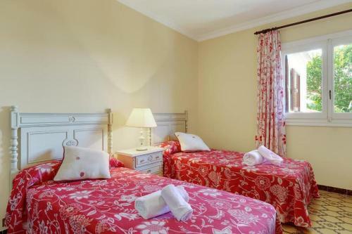 Punta Prima Villa Sleeps 9 With Pool Air Con And Wifi