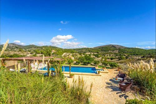 Son Macia Villa Sleeps 6 With Pool And Air Con