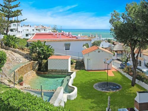 Appealing Holiday Home In Las Lagunas de Mijas With Pool