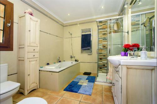 Son Macia Villa Sleeps 6 Pool Air Con Wifi