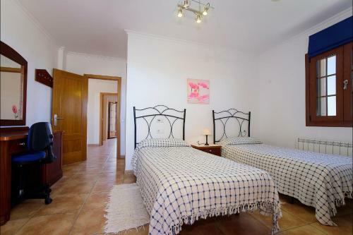 Son Macia Villa Sleeps 6 Pool Air Con Wifi
