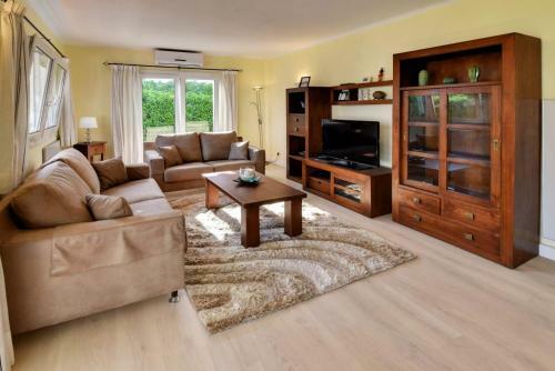 Cala D'or Villa Sleeps 6 With Pool Air Con And Wifi