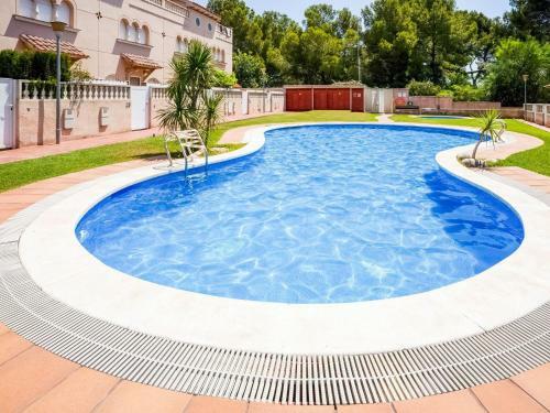 Lovely Holiday Home In Fr�ncas With Jacuzzi