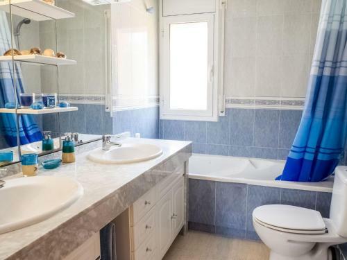 Lovely Holiday Home In Fr�ncas With Jacuzzi