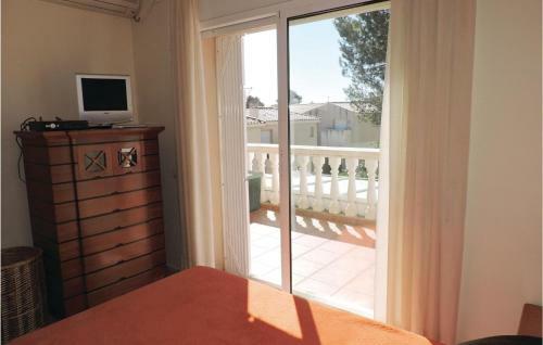 Three-bedroom Holiday Home In Miami Playa
