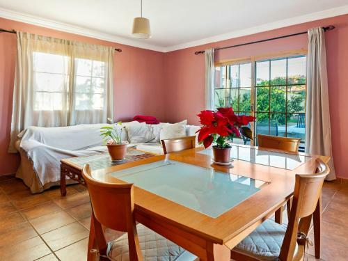 Spacious Holiday Home In Antigua With Swimming Pool