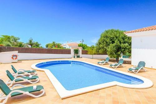 Binibequer Vell Villa Sleeps 8 With Pool Air Con And Wifi