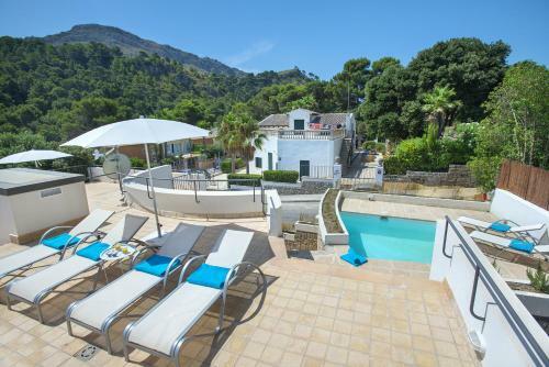 Mediterranean Villa Estrella de Mar Next To The Sea
