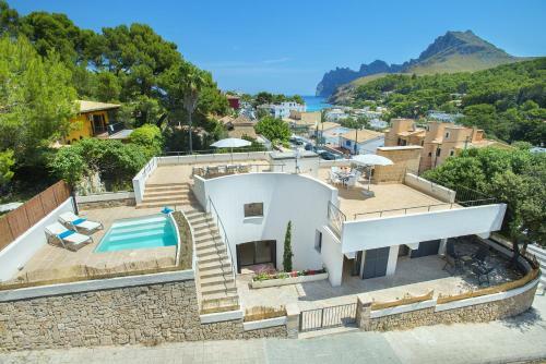 Mediterranean Villa Estrella de Mar Next To The Sea