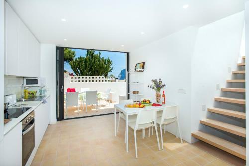 Mediterranean Villa Estrella de Mar Next To The Sea