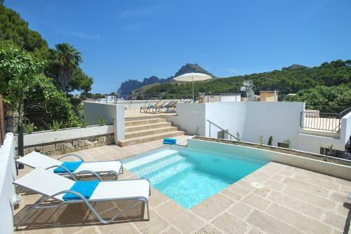 Mediterranean Villa Estrella de Mar Next To The Sea