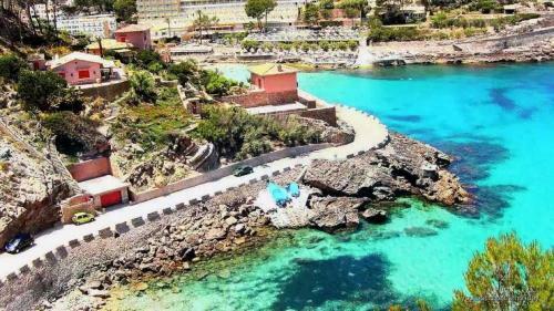 Mediterranean Villa Estrella de Mar Next To The Sea