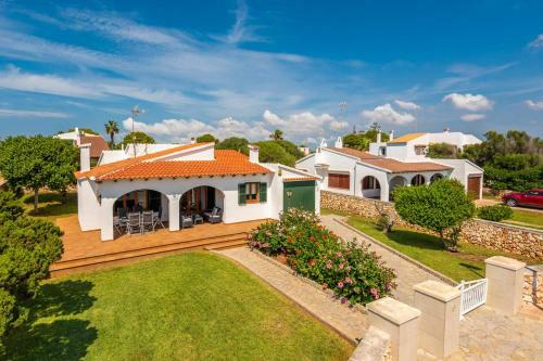 Petunia 3 Bedroom Villa, Cala'n Bosch