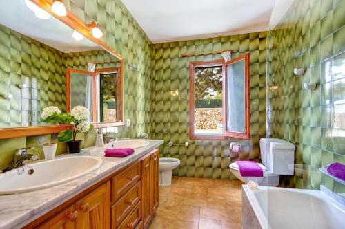 Petunia 3 Bedroom Villa, Cala'n Bosch