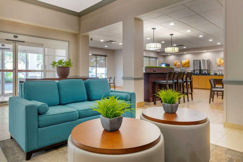 Hotel Comfort Suites Universal Studios Area