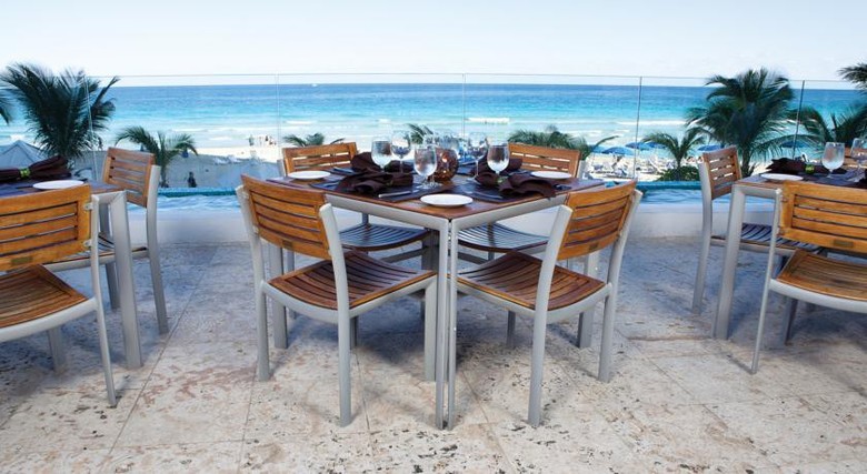 Hotel Marenas Beach Resort