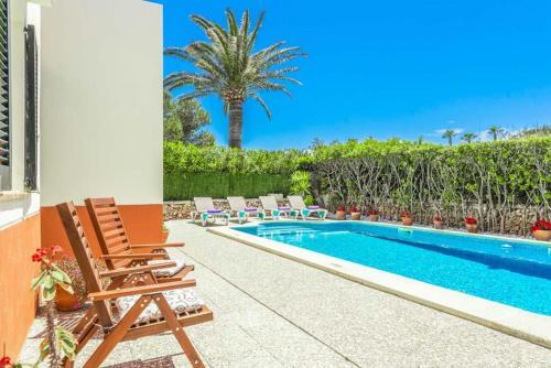 Cala Blanca Villa Sleeps 6 With Pool Air Con And Wifi