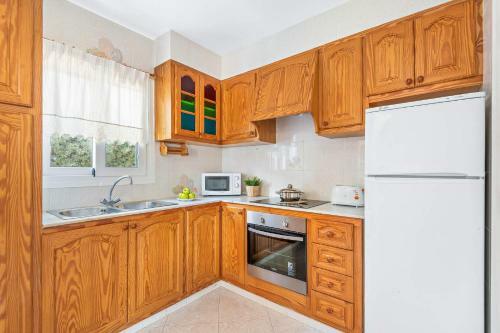 Sunflower 3 Bedroom Villa, Cala Blanca