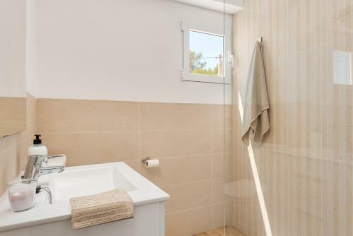 5 Soles 4 Bedroom Apartment, Santandria